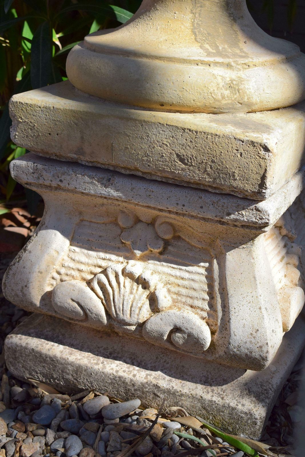 photo vinterior Pair Of 20th Century Garden Cherubs On Square Plinths
