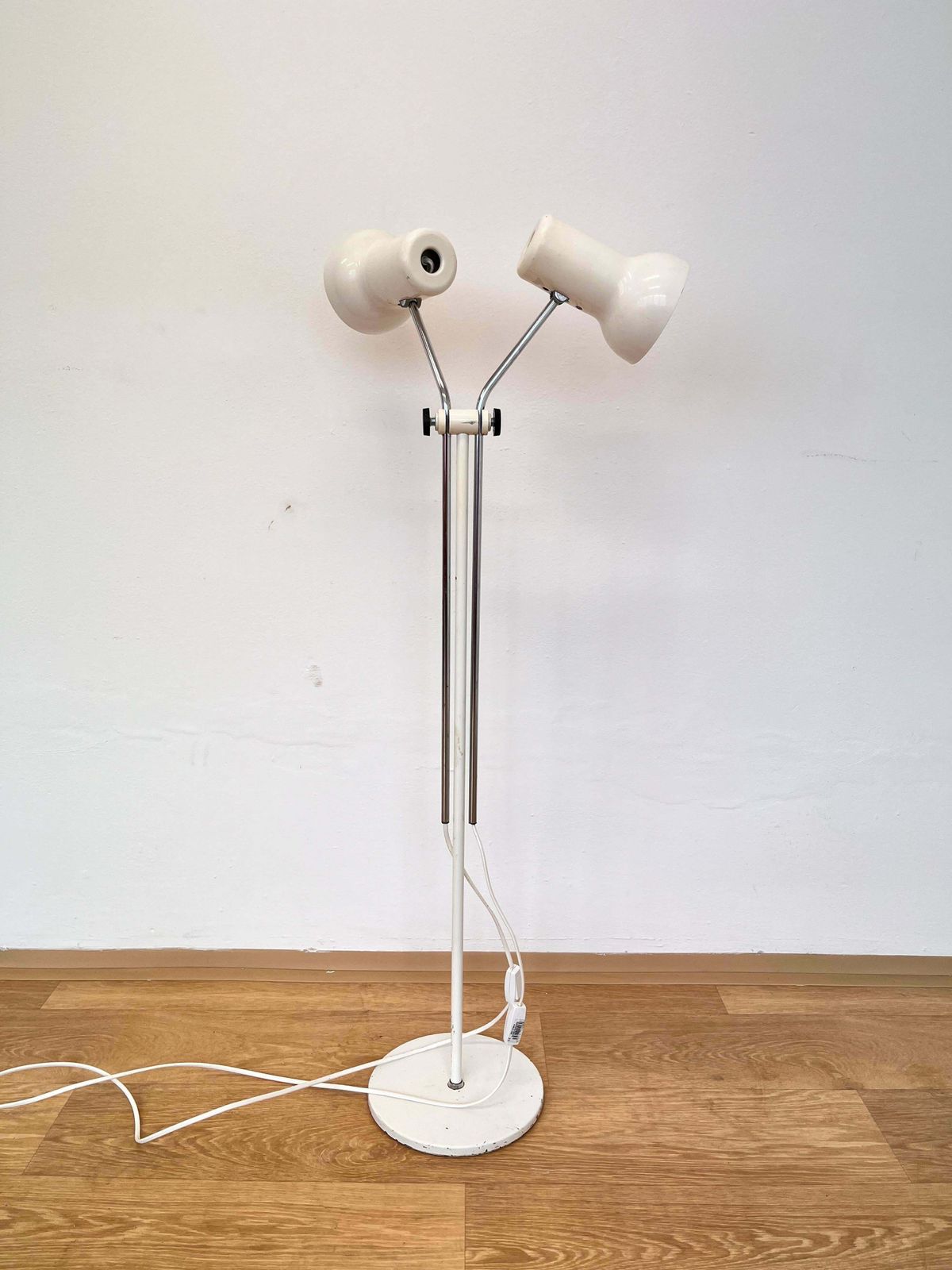 Mid-Century verstelbare designvloerlamp van Napako, jaren 1970 photo vintage