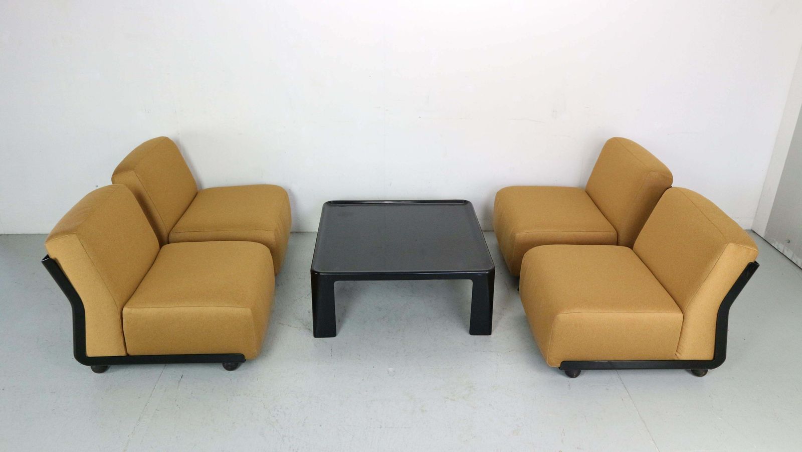 Italian Amanta 24 Chairs By Mario Bellini For C&B, 1970s photo Furniture