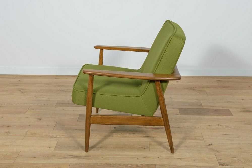 Furniture Model 300 192 Armchairs By Juliusz Kędziorek For Gościcińska Fabryka Mebli, 1970s, Set Of 2 photo