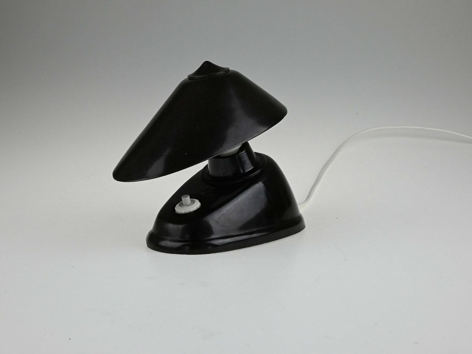 Bauhaus Lamp, Bakelite Lamp, Desk Lamp, Desk Light, Bedside Lamp, Art Deco Lamp, Art Deco Light, Art Deco Lighting, Bauhaus, Type 11641 photo vintage