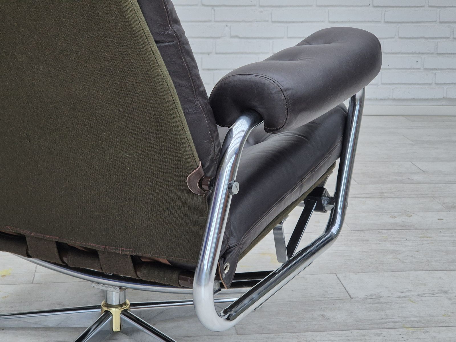 Furniture 1970s, Danish Swivel Chair, Original Condition, Leather, Chrome Steel. photo