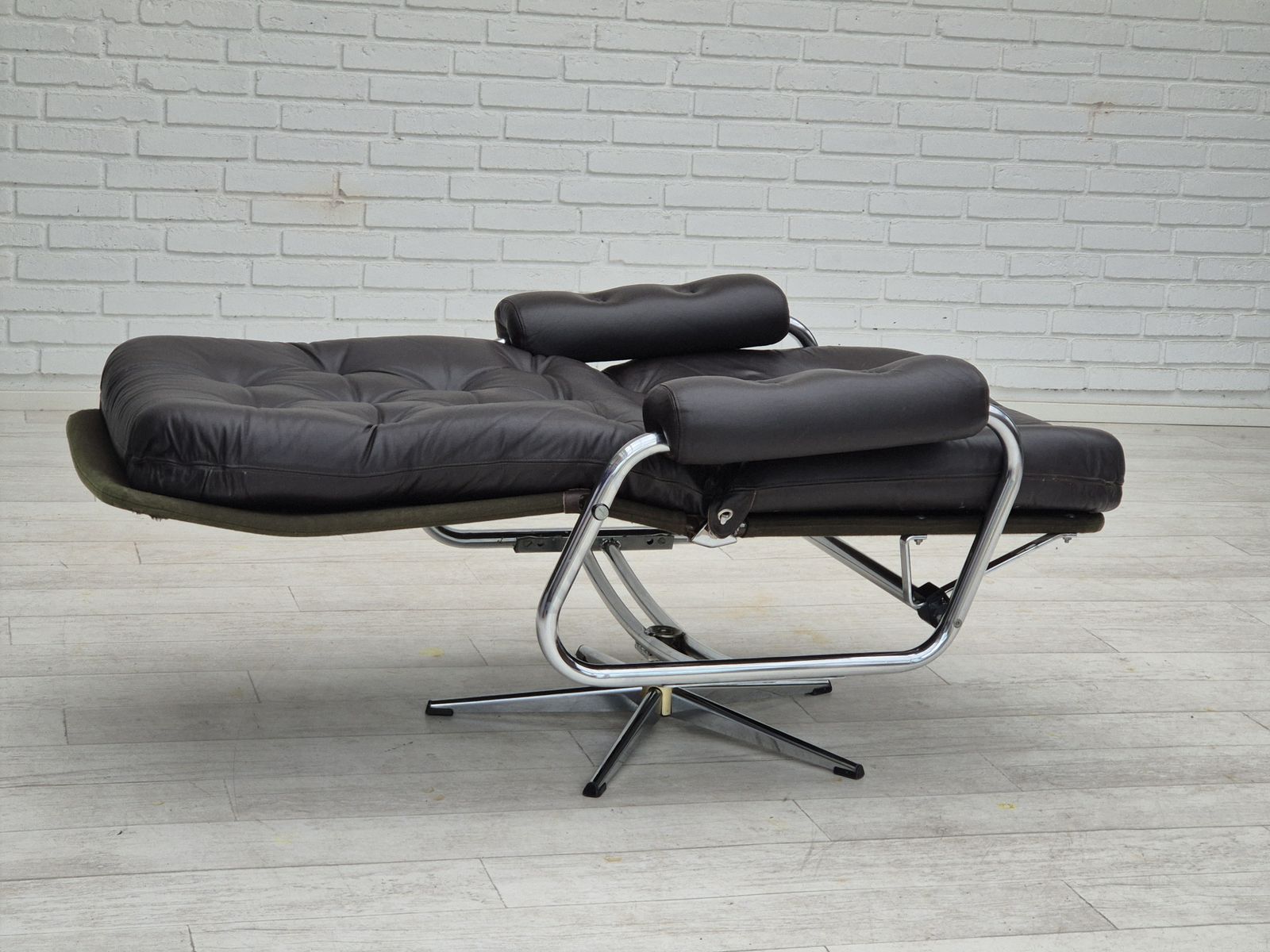 photo buy 1970s, Danish Swivel Chair, Original Condition, Leather, Chrome Steel.