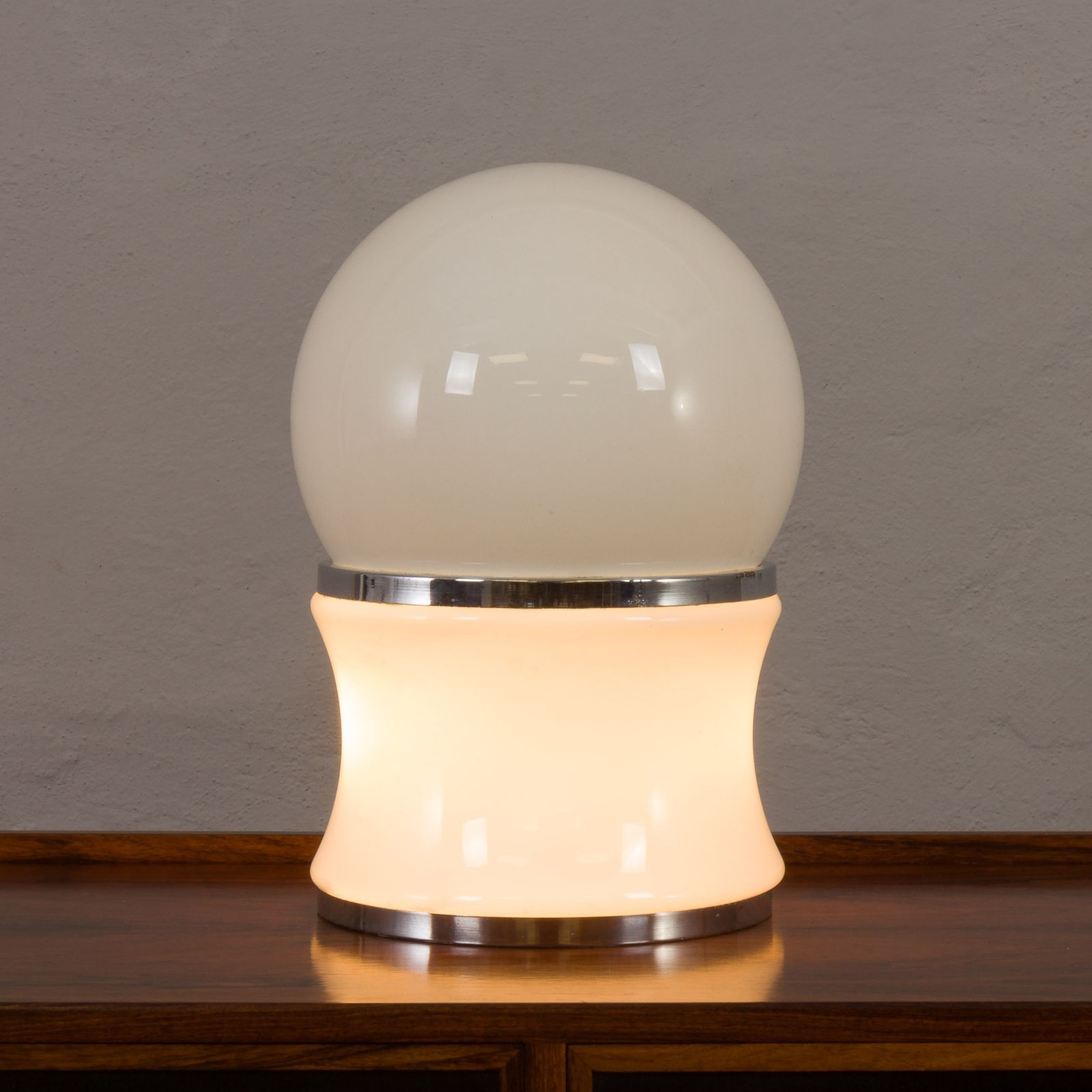 Large Opaline Glass Table Lamp By Goffredo Reggiani For Reggiani, Italy 1960s photo for sale