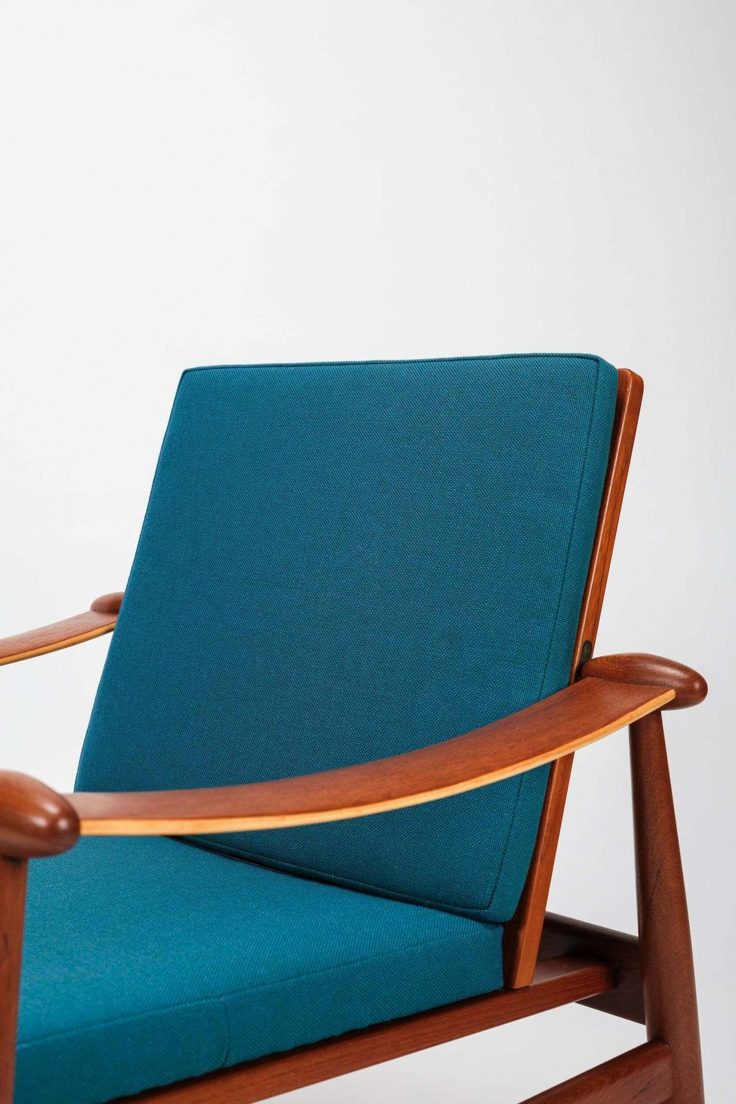photo furniture Finn Juhl, Pair Of "Spade" Armchairs, Denmark, 50s