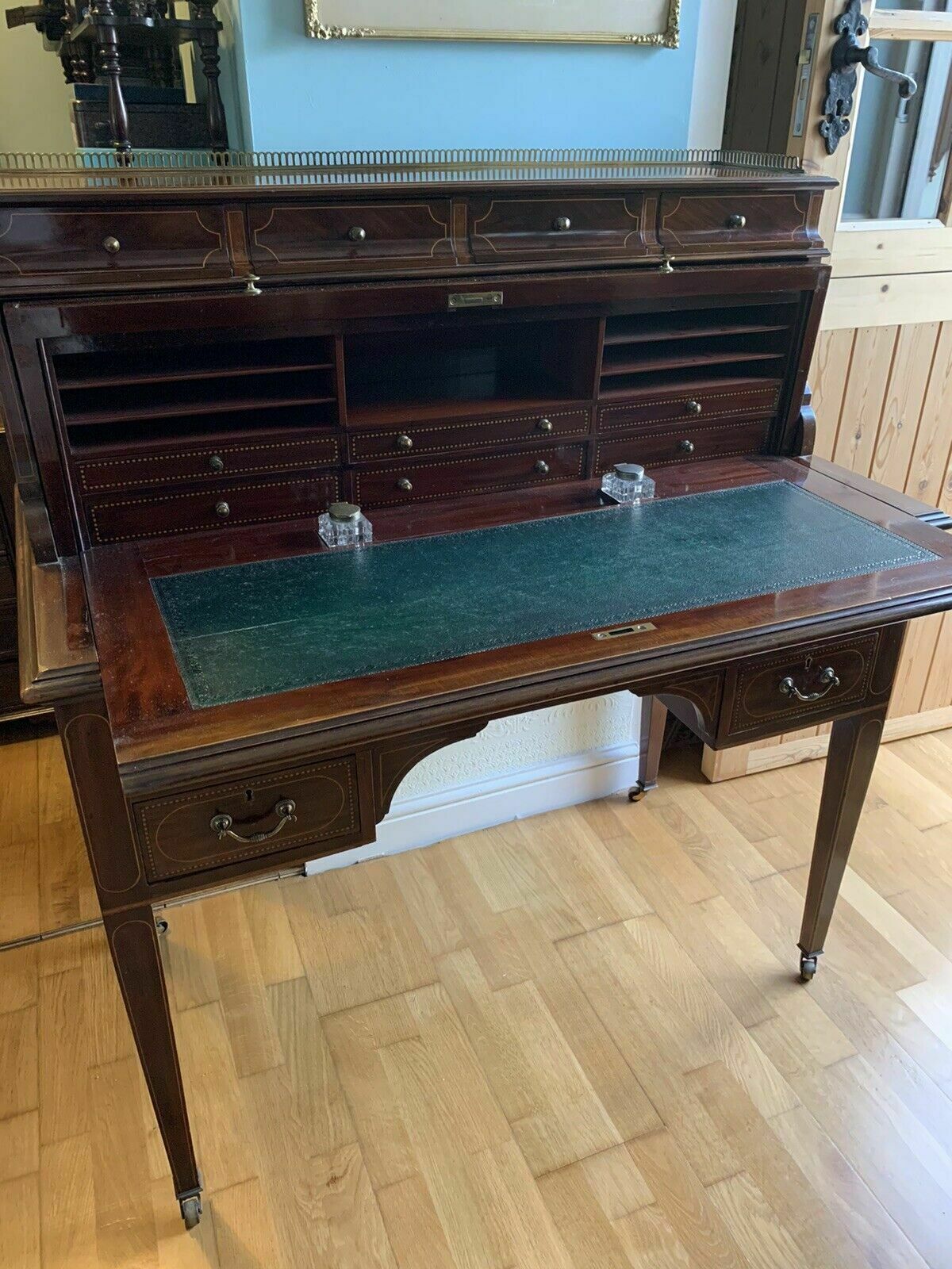 A Beautiful And Very Elegant Edwardian Cylinder Desk photo Furniture