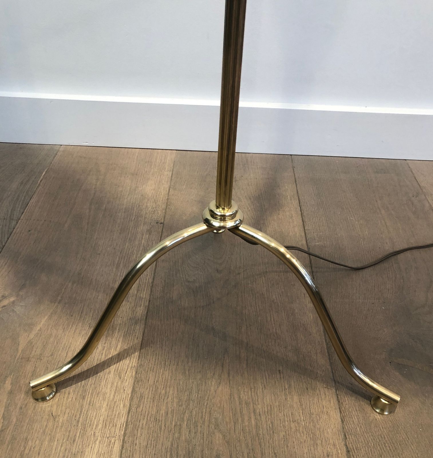 photo furniture Brass Parquet Floor Lamp In The Taste Of Maison Jansen