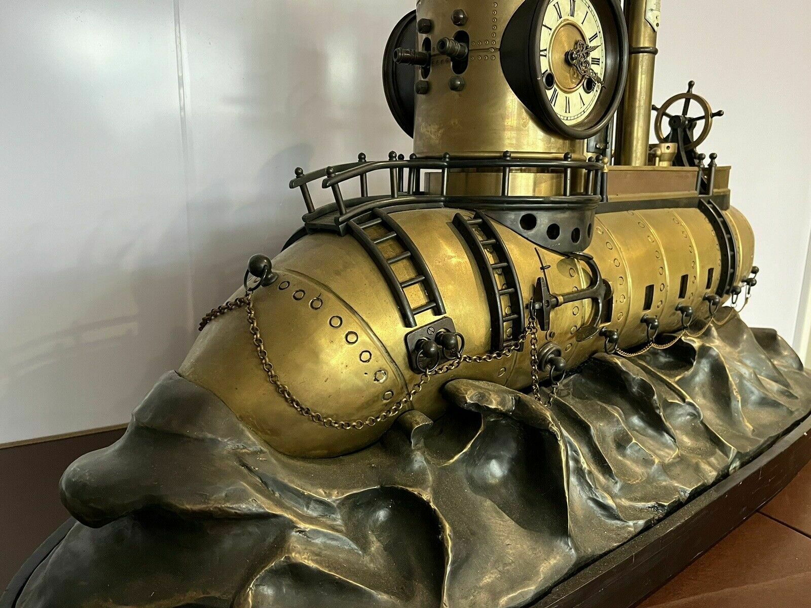 photo vintage Submarine Novelty Brass And Metal Industrial Exhibition Clock Huge In Size