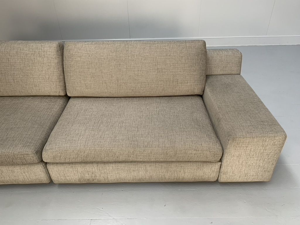 Cassina “235 238 Mister” 4 Seat Sofa – In Natural Linen Fabric photo 3400.0