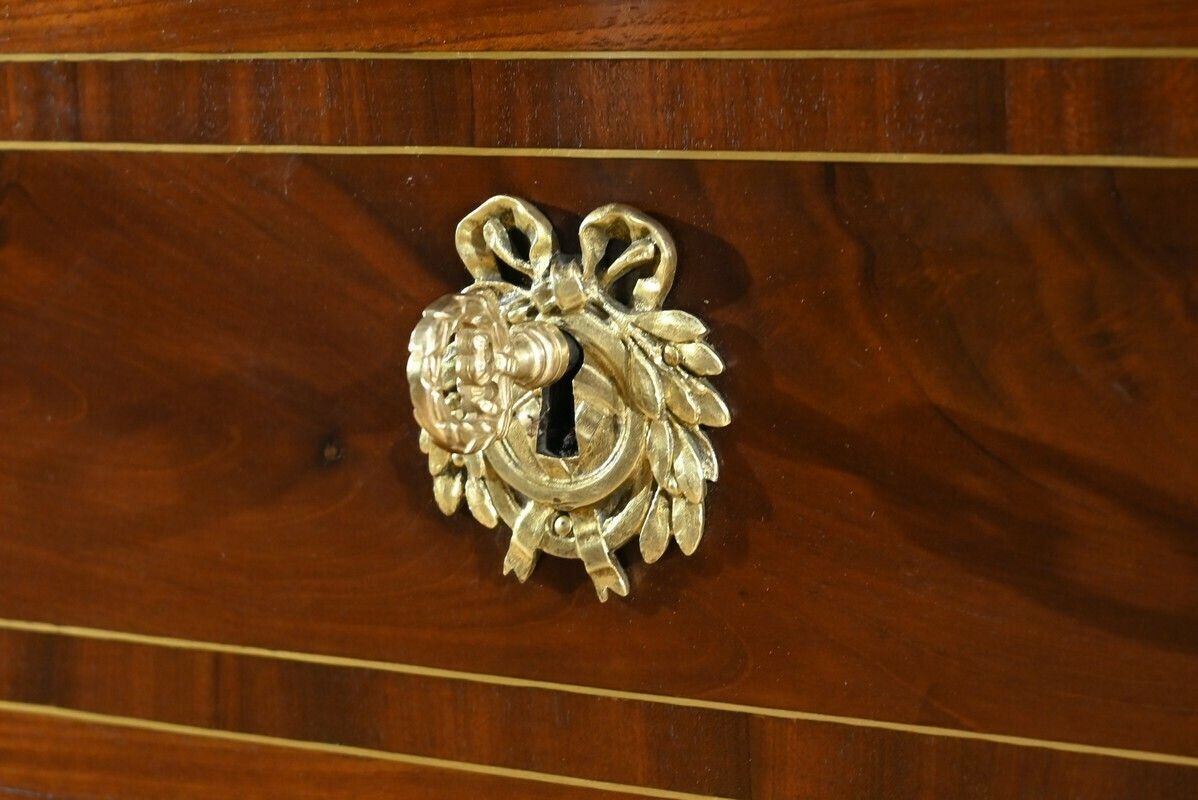 photo vinterior Rare Mahogany Commode, Louis XVI Period – 2nd Part 18th