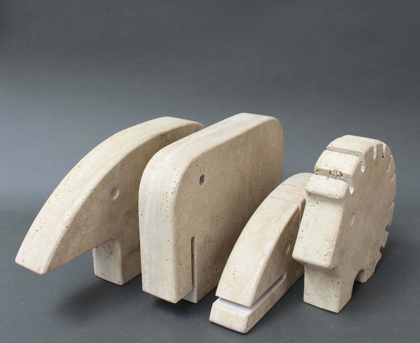 photo vinterior Vintage Italian Travertine Zoomorphic Card Holder Sculpture By Mannelli Bros (Circa 1970s)