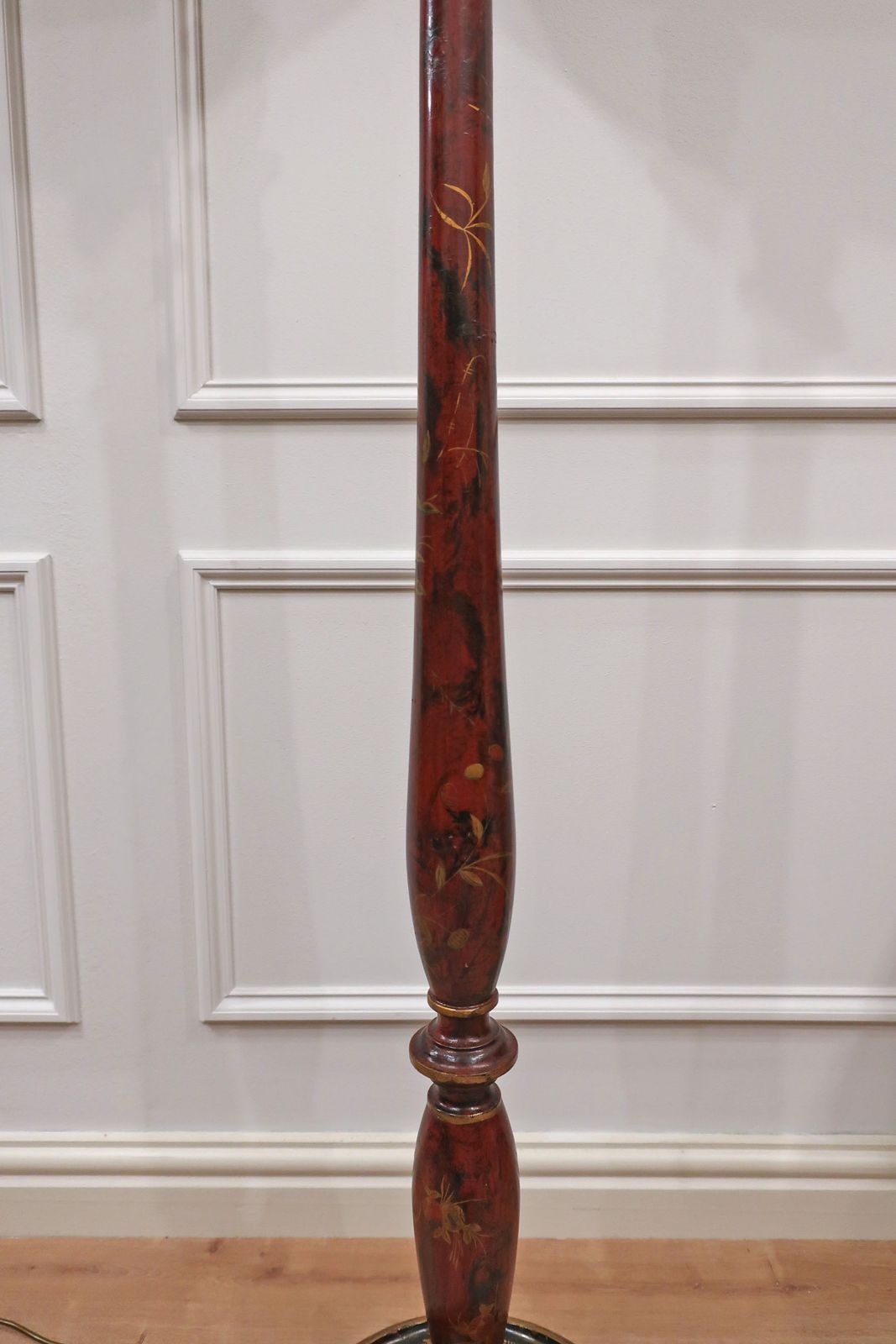 Early 20th Century Red Lacquer Chinoiserie Standard Floor Lamp photo 1035.0