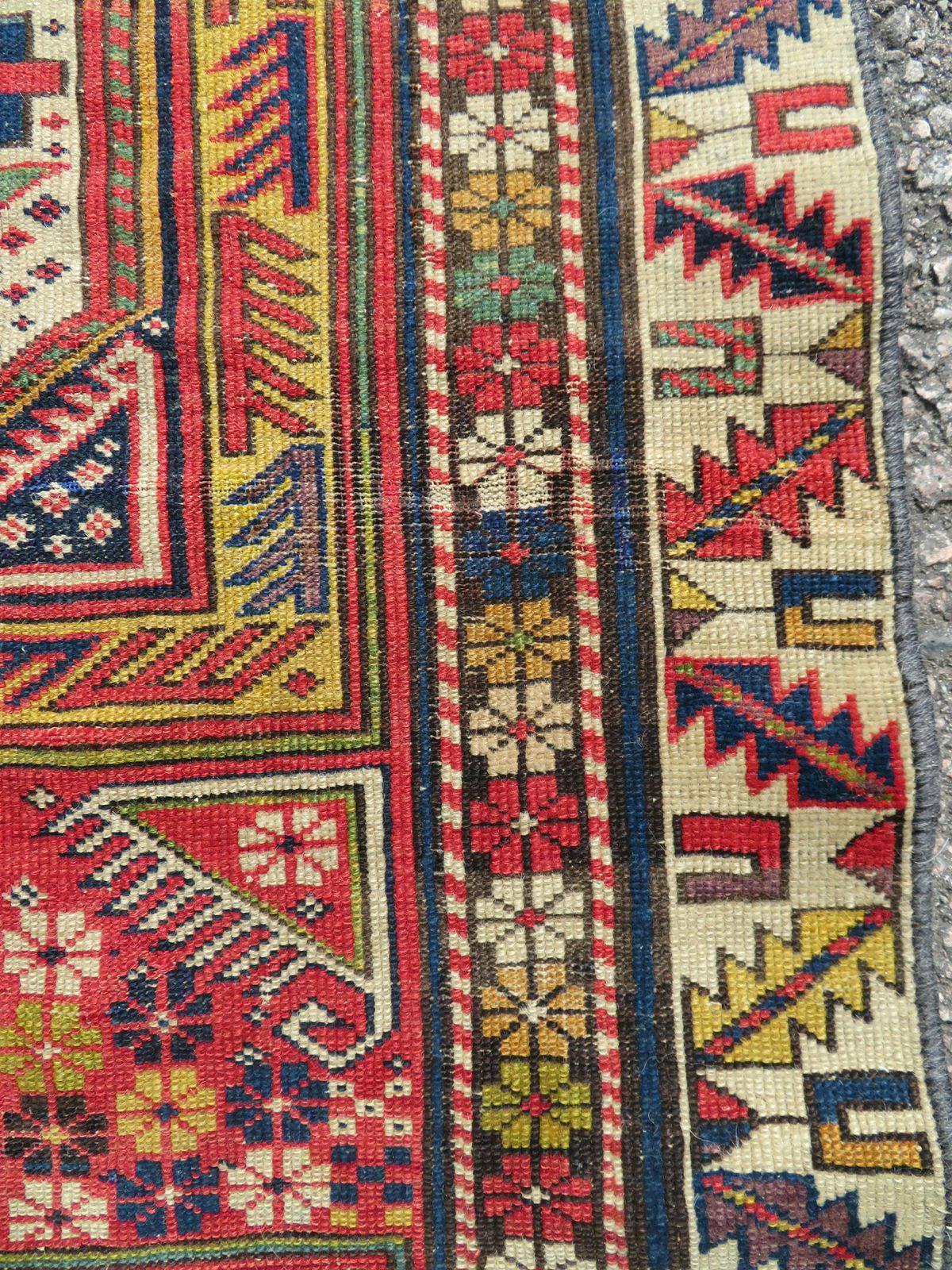 photo vintage Antique Caucasian Shirvan Narrow Runner. 290cm X 87cm.