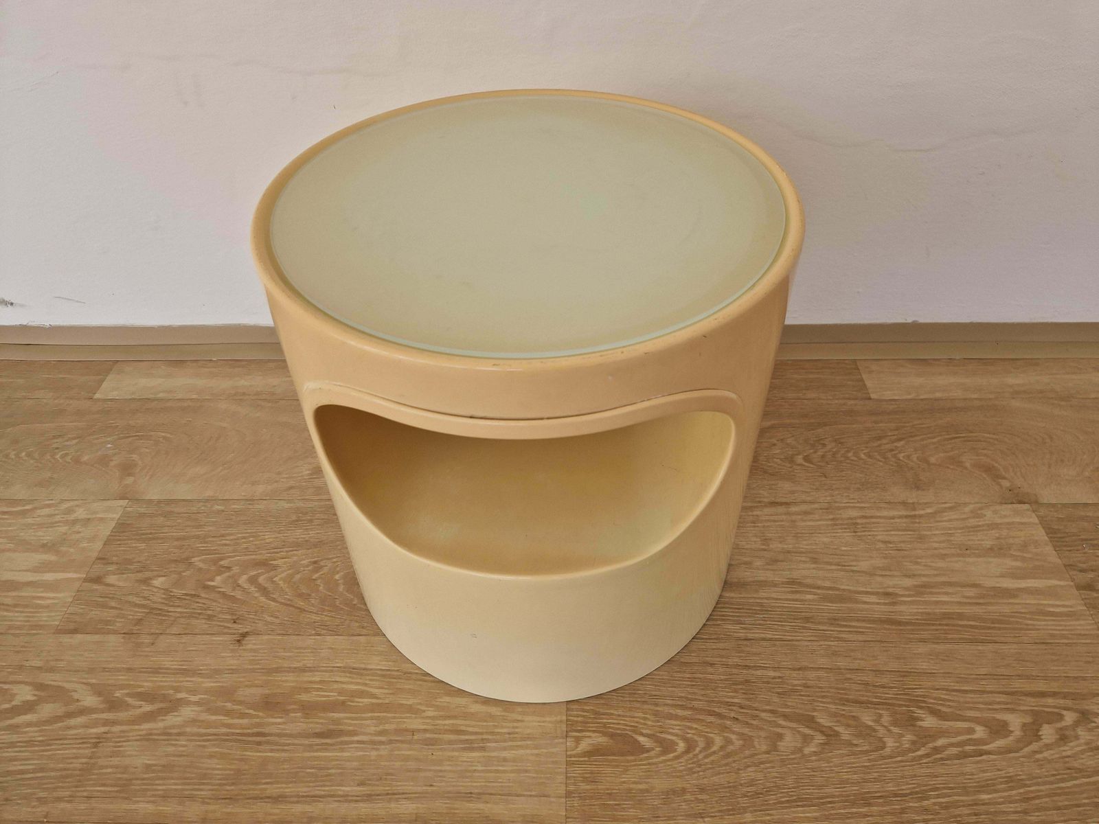 Midcentury Space Age Side Table Artemide, Design Emma Gismondi, Italy, 1960s photo Furniture