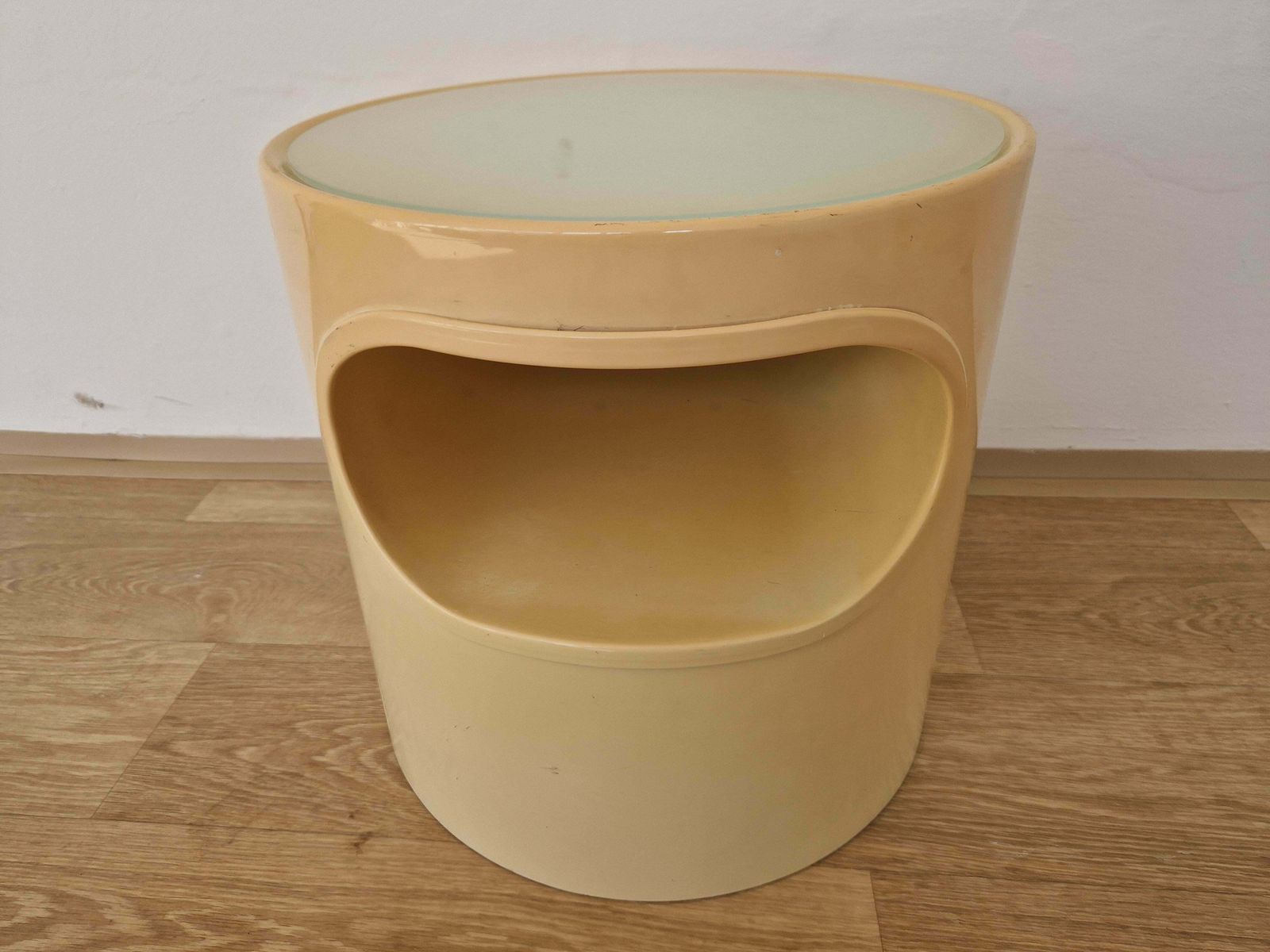 Midcentury Space Age Side Table Artemide, Design Emma Gismondi, Italy, 1960s photo vinterior