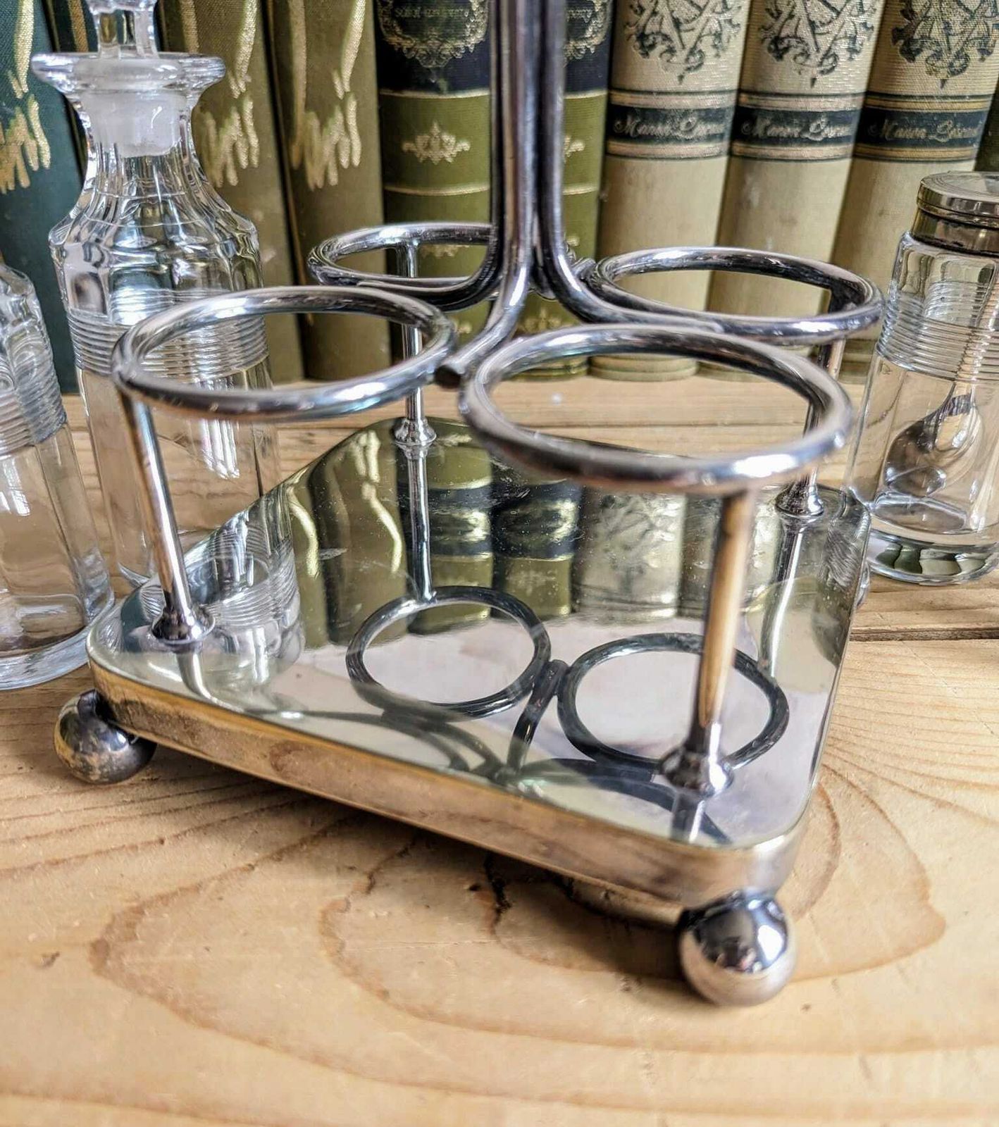 A Pretty Antique Marples And Co Silver Plated Cruet Set In Georgian Style   Tableware, Oil & Vinegar, Mustard Pot Salt Shaker photo vinterior