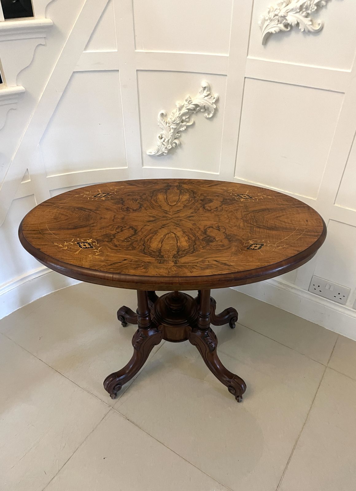 Antique 19th Century Quality Inlaid Burr Walnut Oval Centre Table