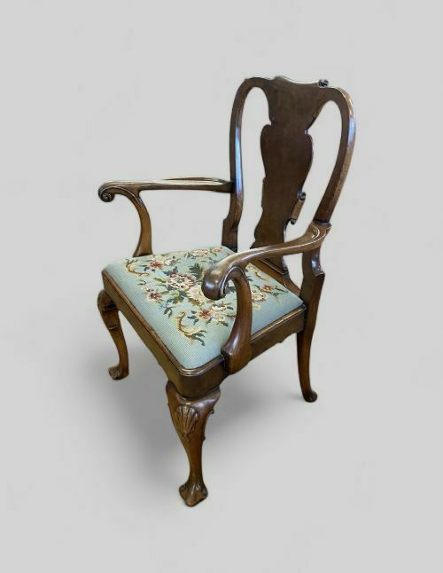 Queen Anne Style Walnut Study Chair photo vinterior