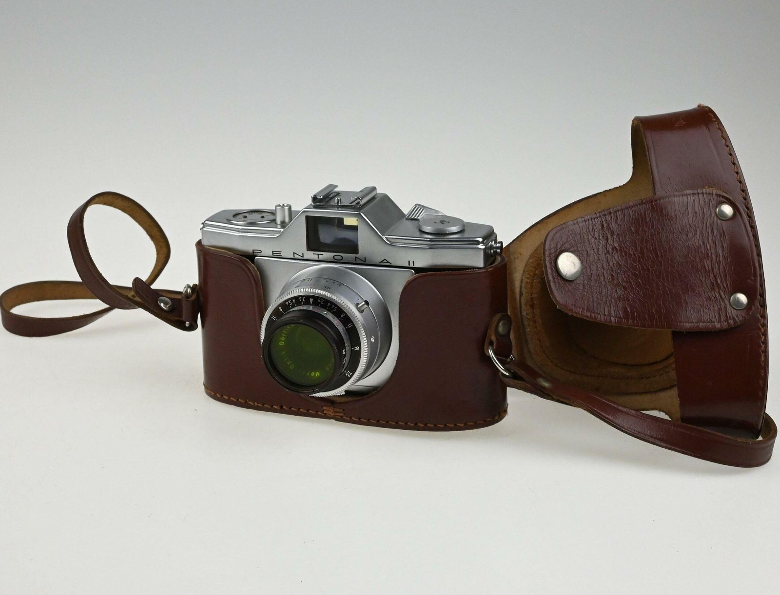 photo furniture Vintage Pentona II Analog Camera With Domiplan Lens, Analog Camera, Pentona II, Domiplan Lens, Vintage Camera, 1960s Camera, Retro Camera