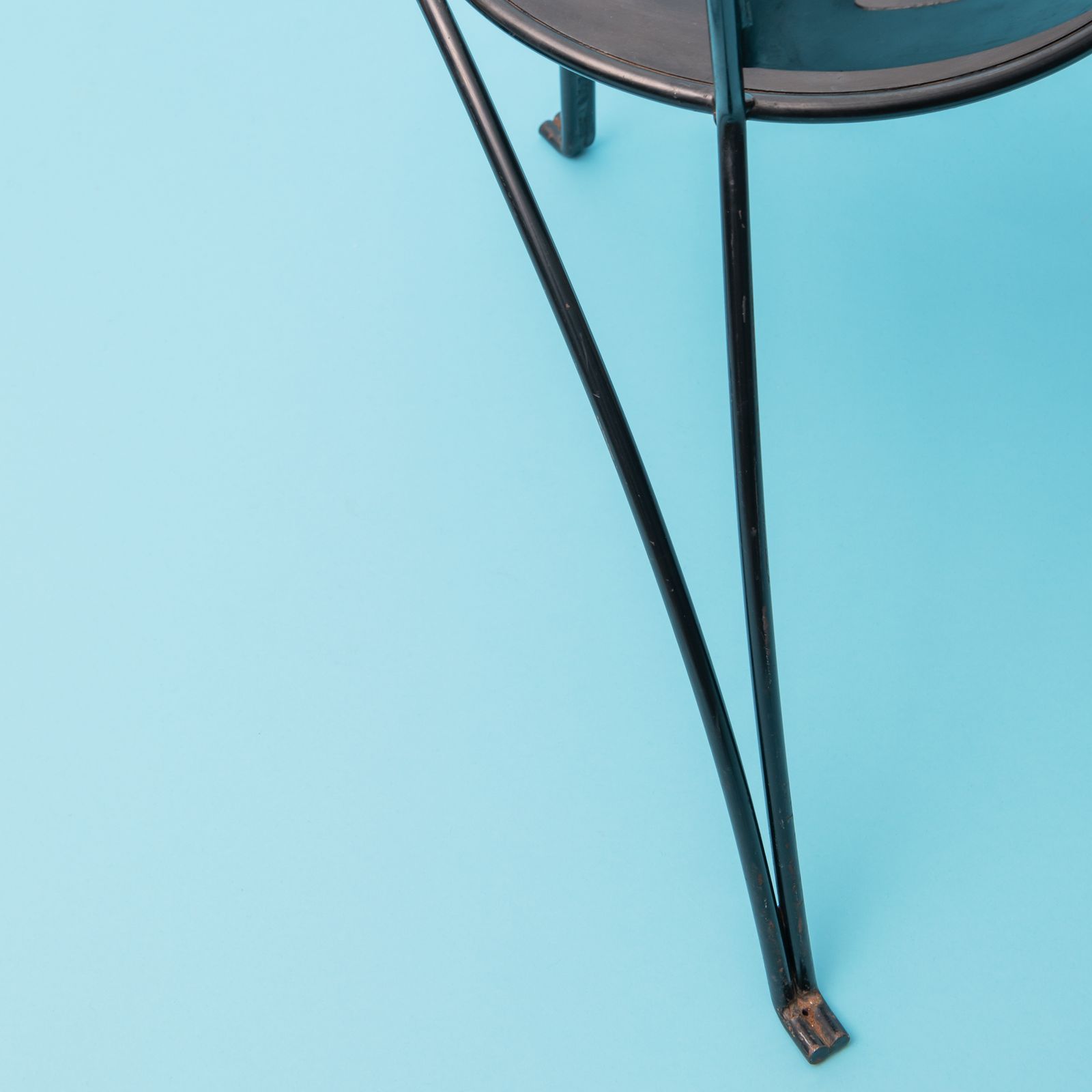 J M Wilmotte, The Chair Fountain, Tebong, 1986 photo Furniture