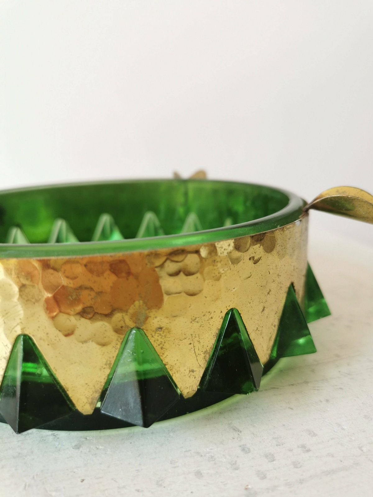 Vintage Green And Gold Crystal Ashtray / Mid Century Modern Glass Round Ashtray 1960s photo for sale