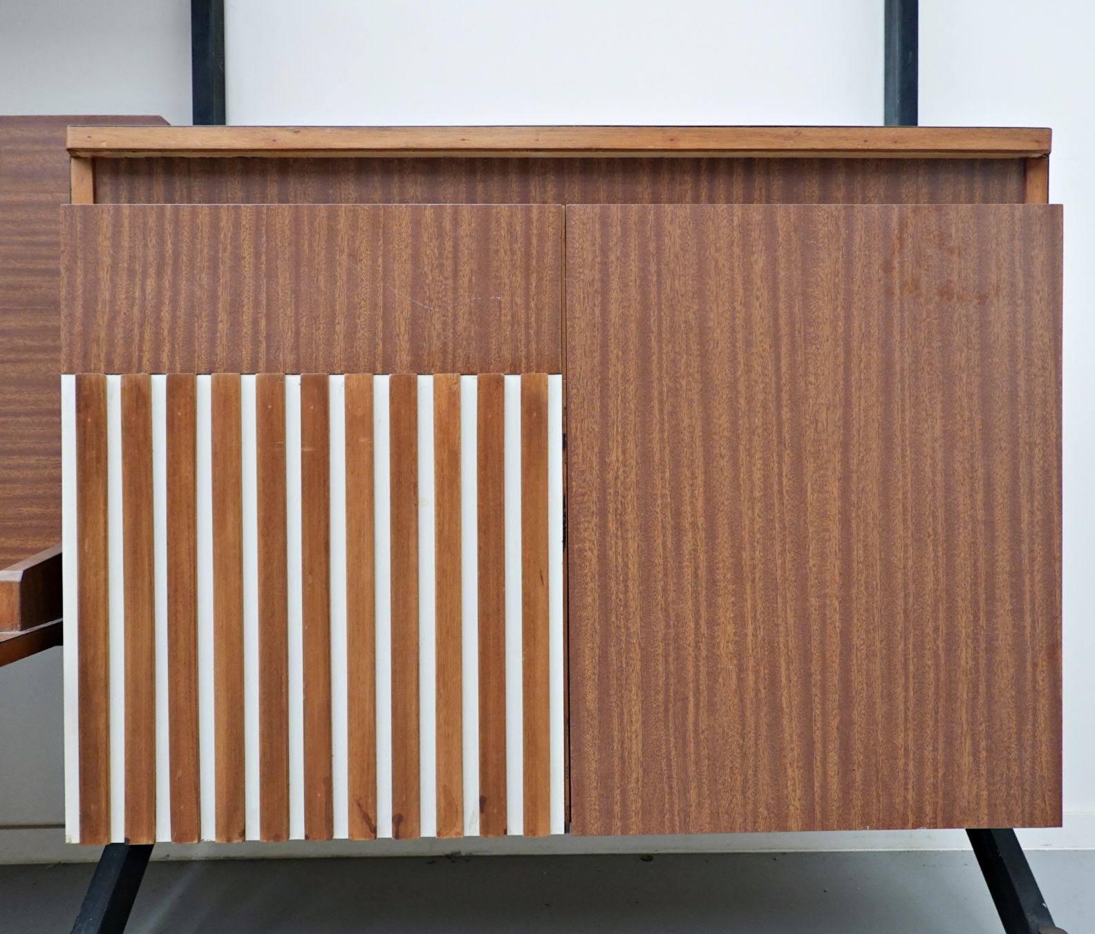 Mid Century Modern Italian Wall Unit Model ”Urio” By Ico Parisi For Mim, 1960s photo furniture