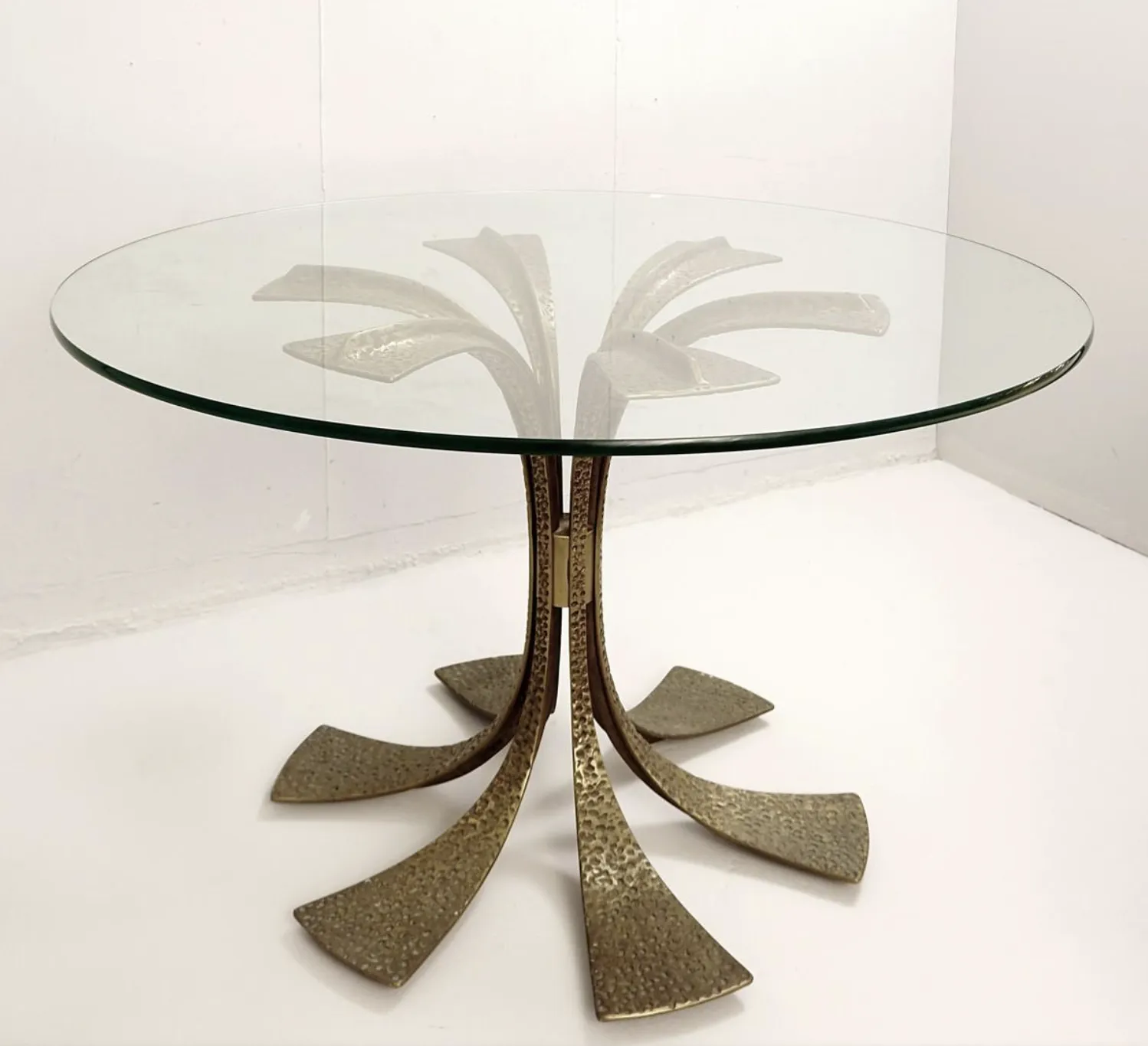 Hammered Brass Dining Table By Luciano Frigerio, 1980s photo vintage