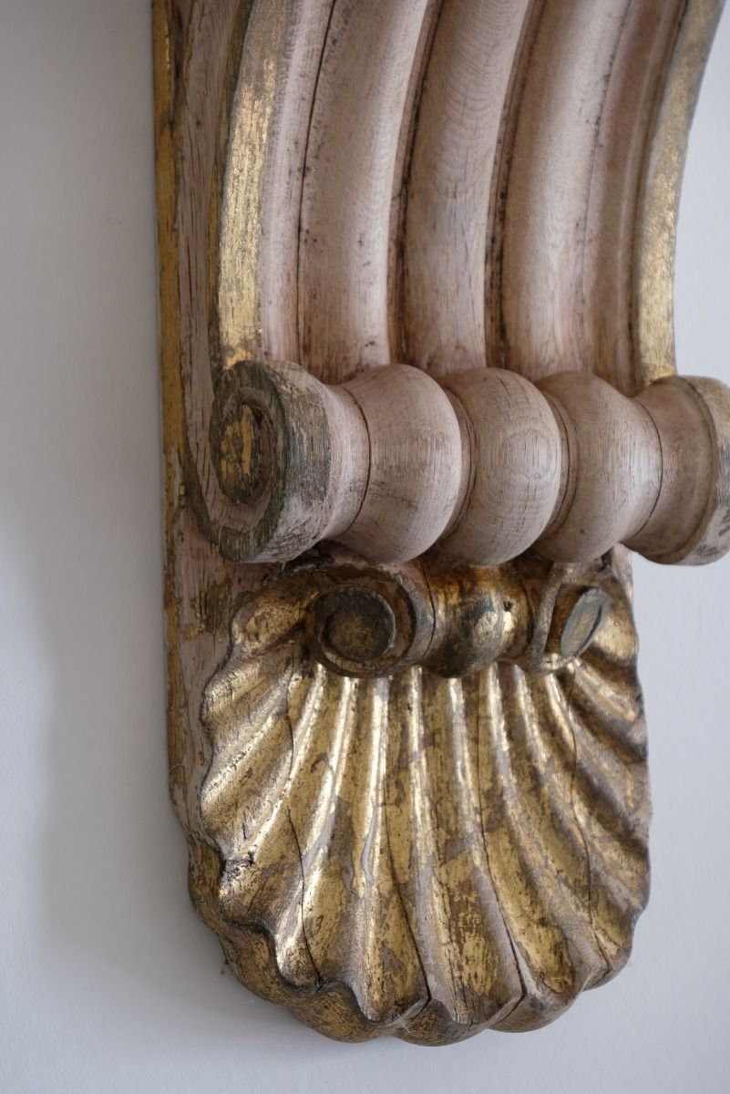 photo vintage Architectural Pair Of Carved Giltwood Oak Corbels