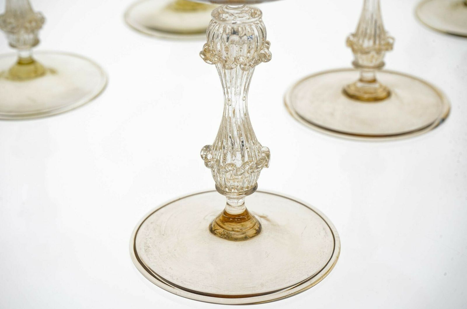 photo vinterior Rare Set Of 12 Classic Cenedese Fume And Gold Champagne Glass . Unique