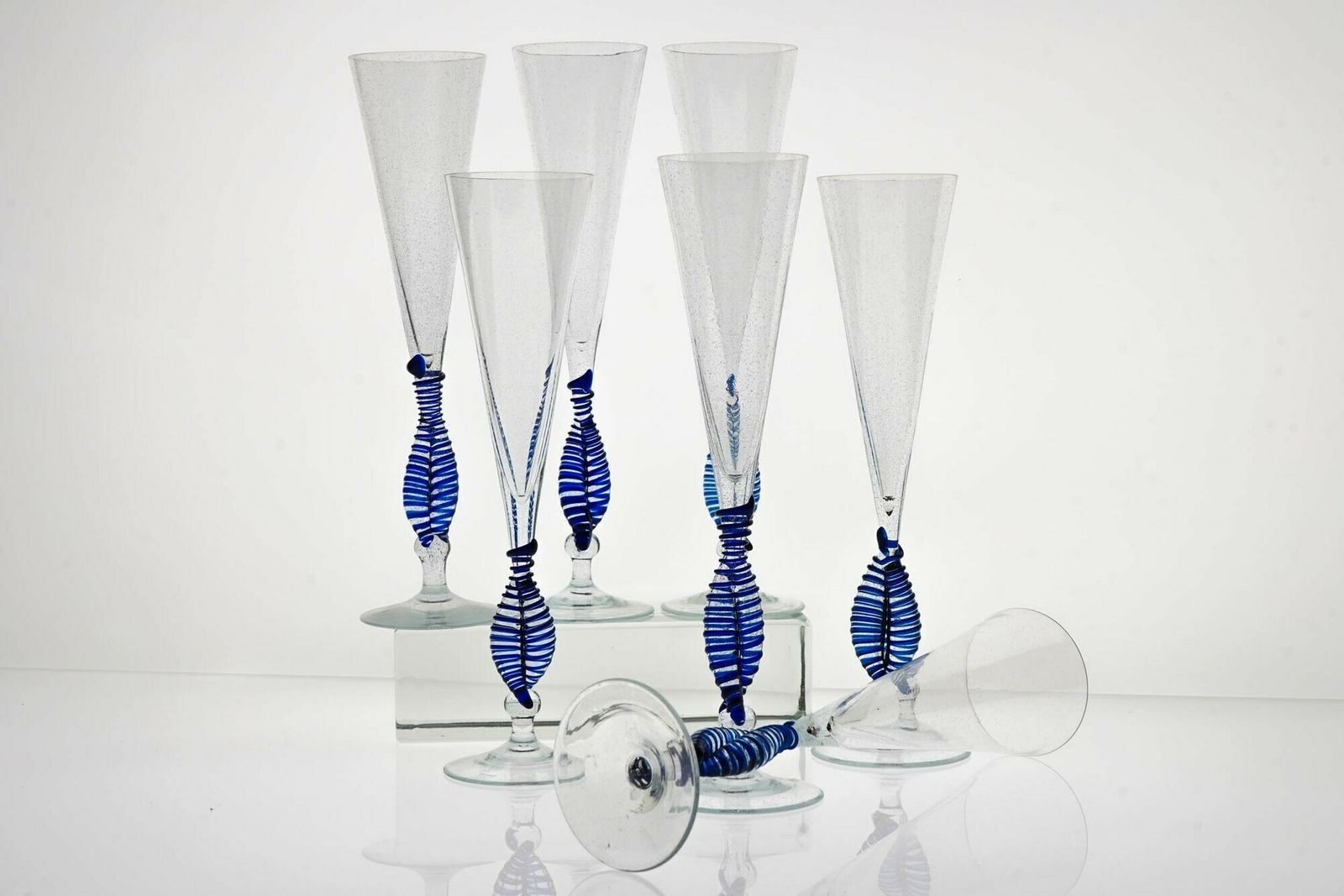 photo vinterior Set 7 Cenedese Ballerina Flutes, Cobalt Bead And Pulegoso Murano Glass, Signed