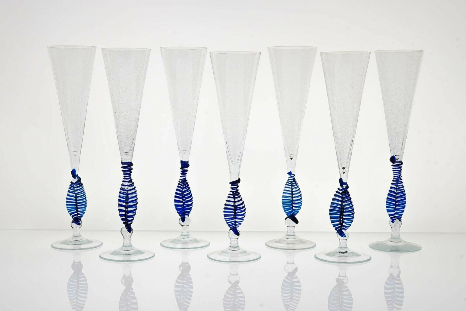 photo vintage Set 7 Cenedese Ballerina Flutes, Cobalt Bead And Pulegoso Murano Glass, Signed