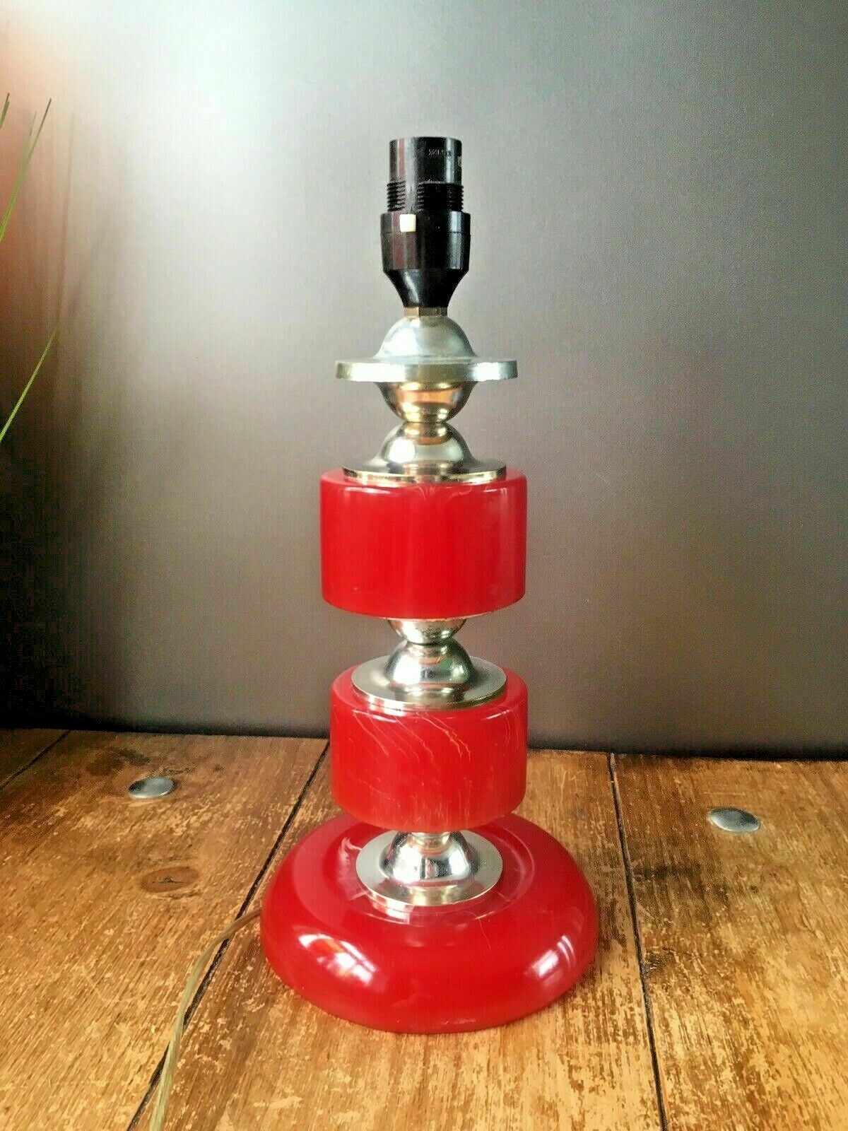 Vintage 60's Red Lucite Acrylic Marble Effect Hooped Table Lamp 70s Kitsch Retro photo vinterior