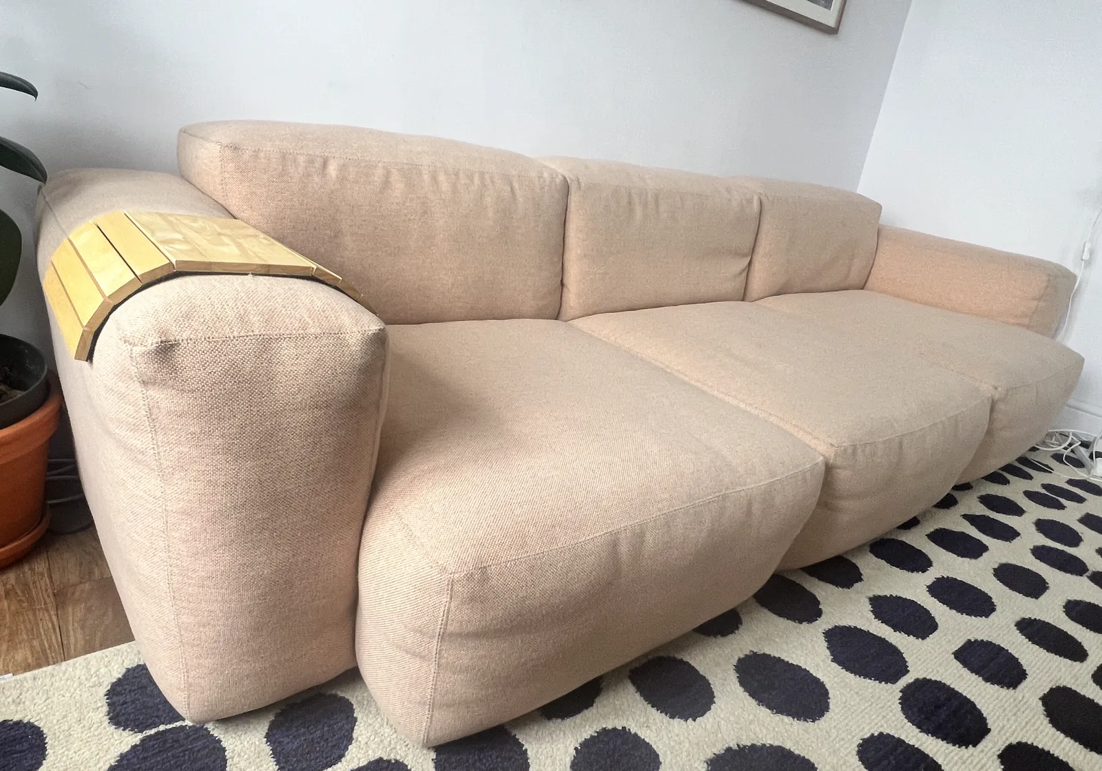 Hay Mags Soft Sofa (Low Armrest) 3 Seater Combination 1 / Maharam Mode 021 Blush Upholstery / Beige Stitching photo furniture