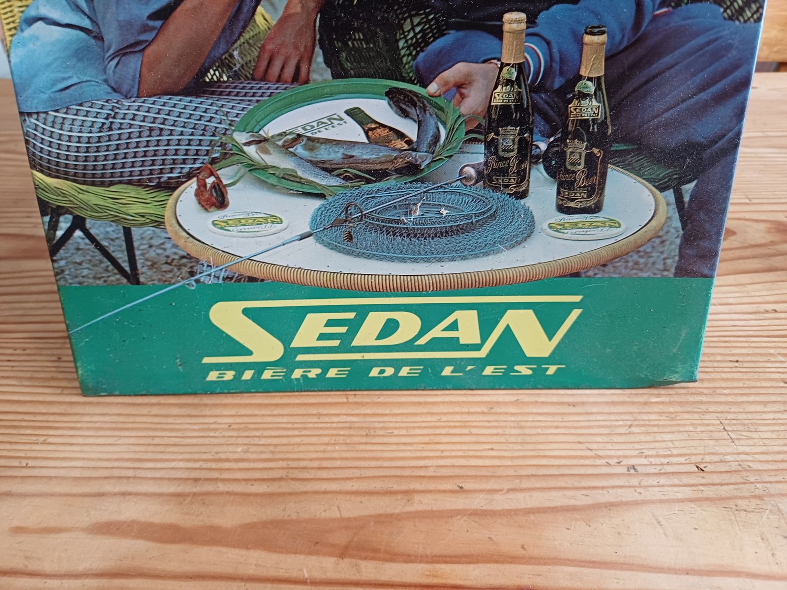 Tole Pub Plate Sedan Beer Of The East photo furniture
