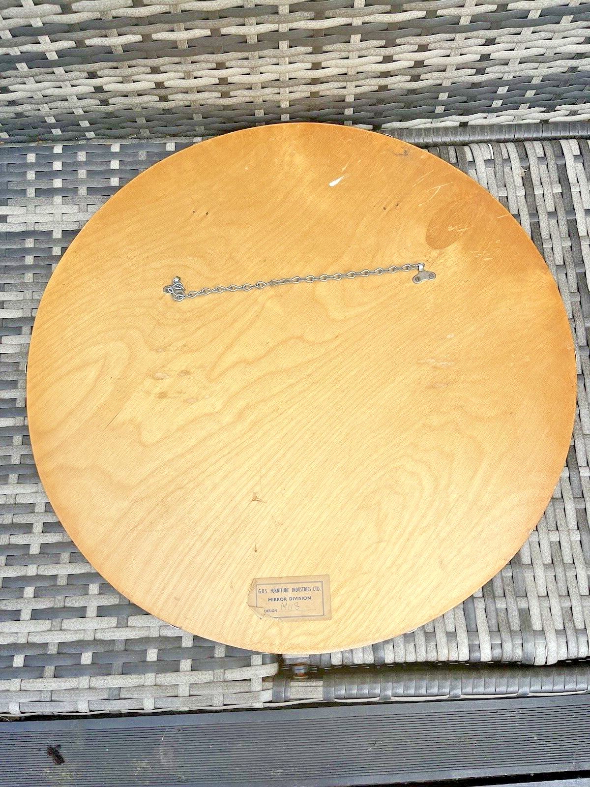 photo furniture Antique Art Deco Period 30's Round Scallop Shell Faceted Edge Wall Mirror G.U.S.