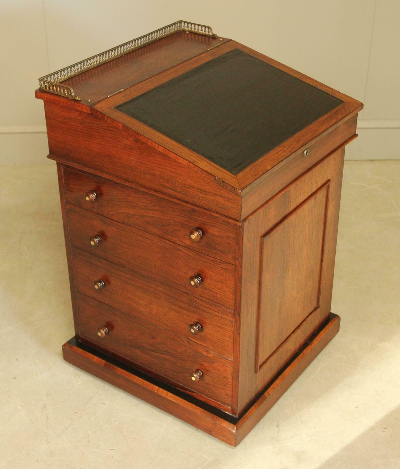 Early 19th Century Rosewood Davenport