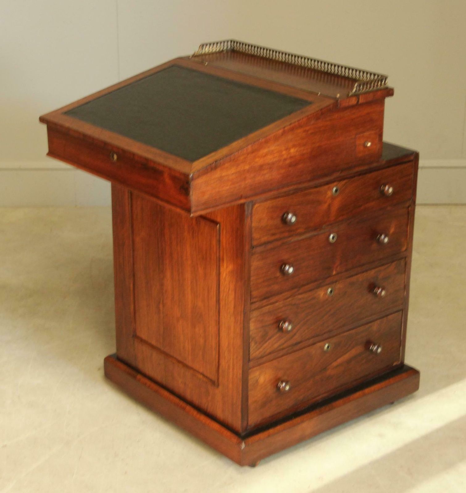 Early 19th Century Rosewood Davenport photo 695.0