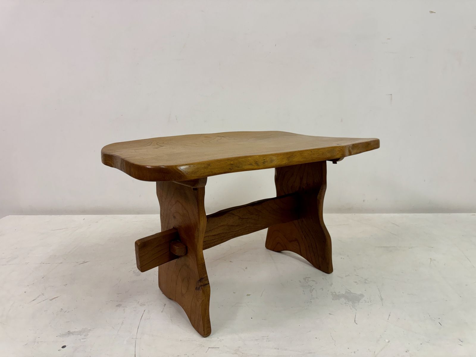 425.0 Mid Century Elm Side Table photo