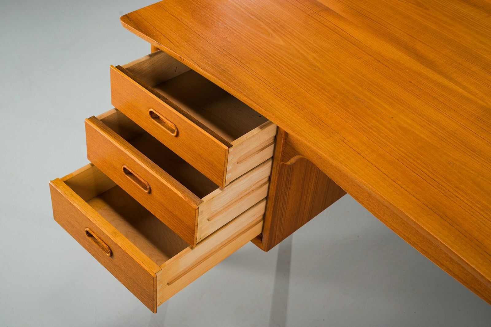 Danish Mid Century Teak Desk By Svend åge Madsen For Sigurd Hansen, 1950s photo Furniture