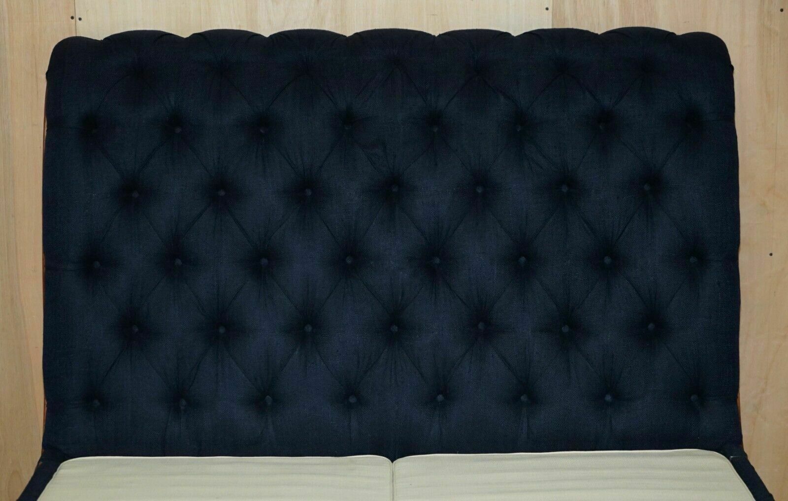 Exquisite Limited Edition Ralph Lauren Rue Royale Chesterfield Tufted Sleigh Bed photo for sale