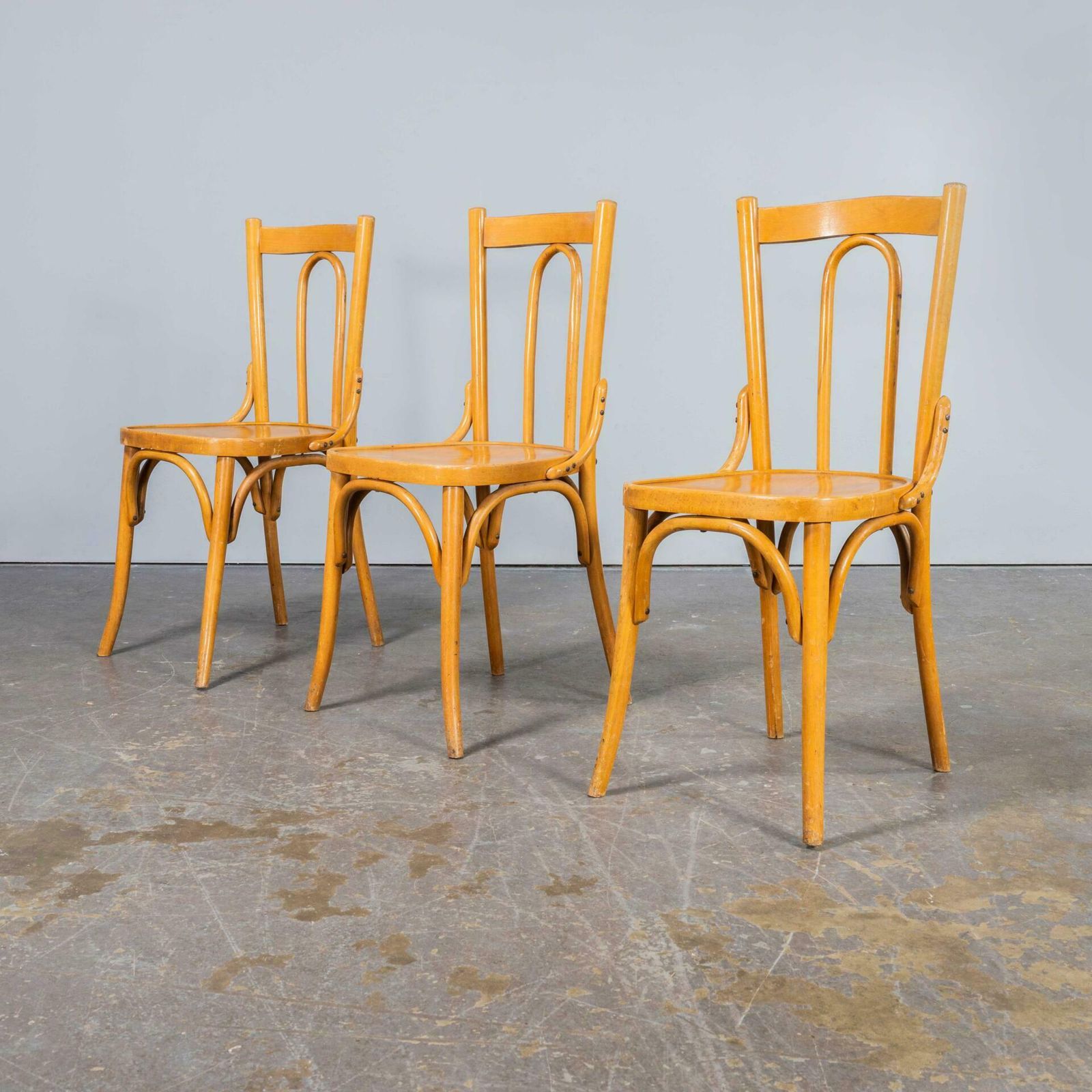 1960’s Simple Classic Back Bentwood Blonde Dining Chair – Set Of Three photo vintage