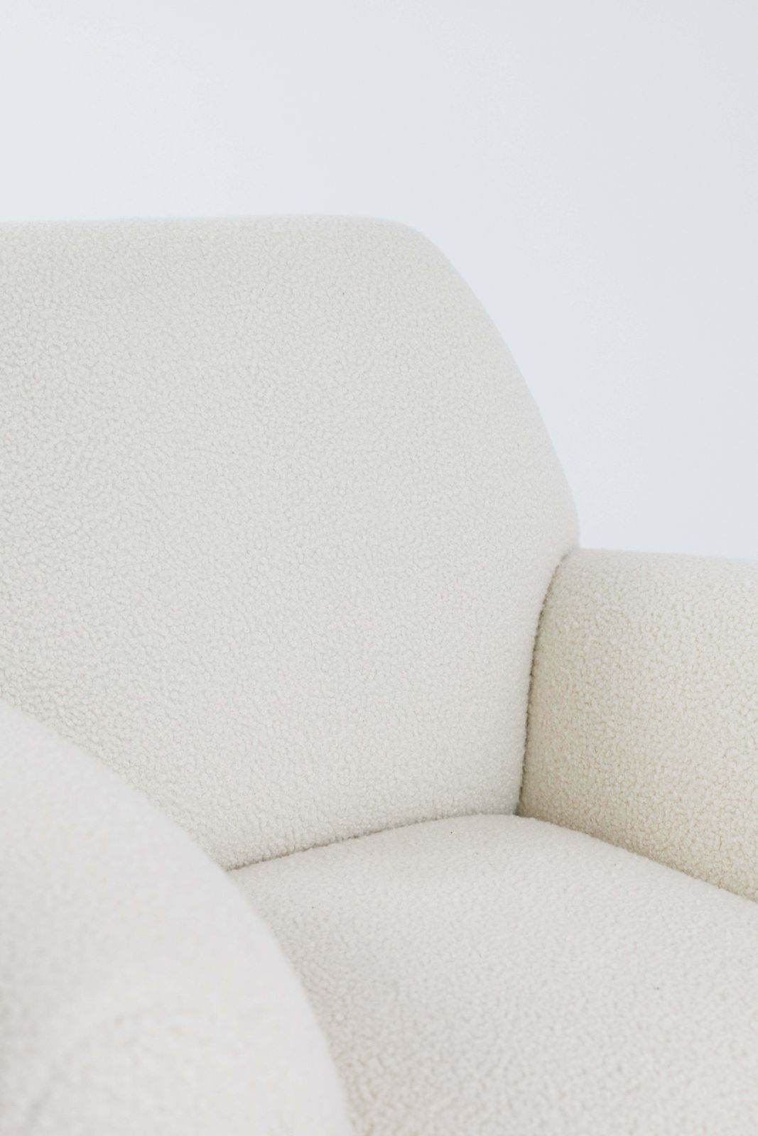 Reupholstered Pair Of Armchairs By Gigi Radice For Minotti photo vinterior