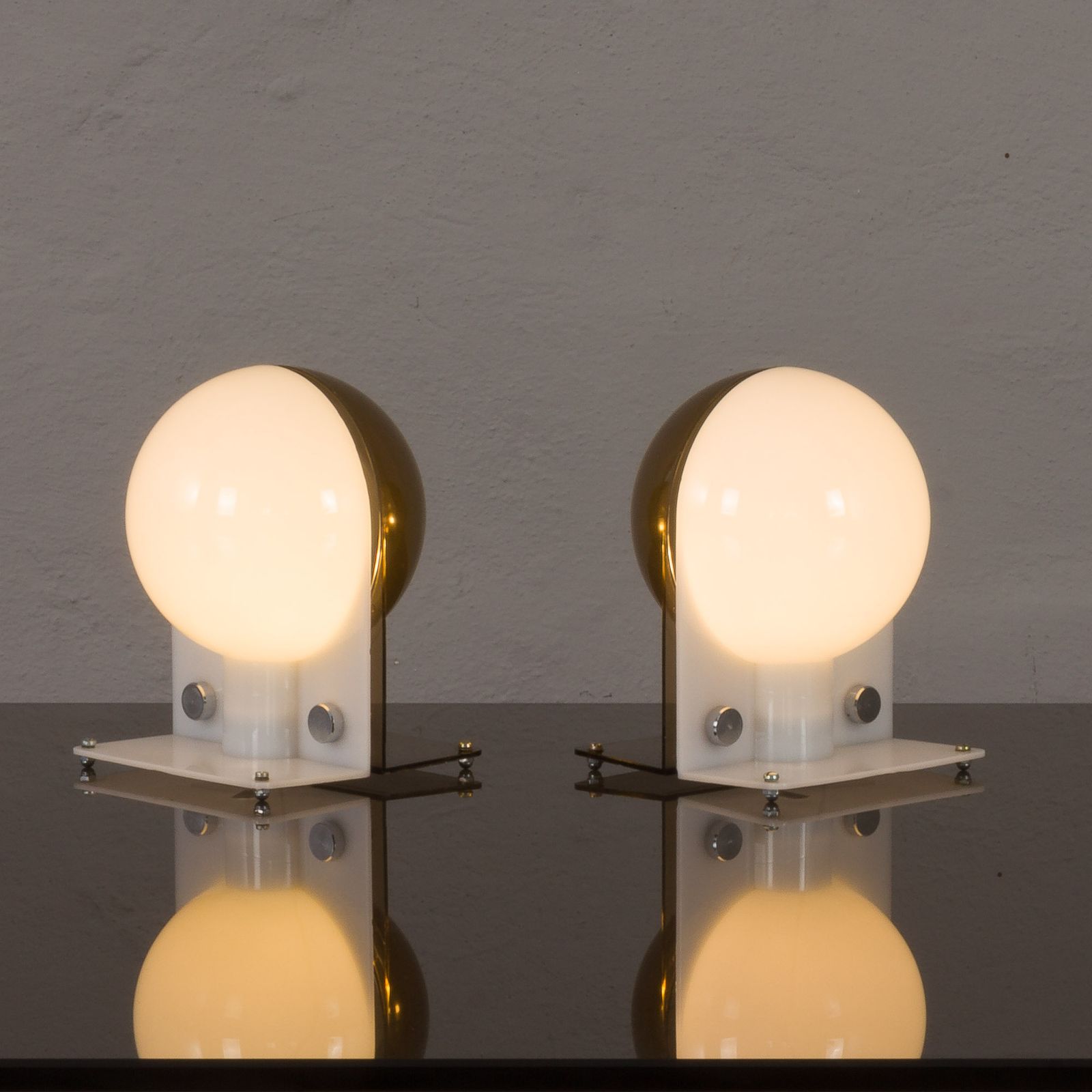 Pair Of Sirio Table Lamps By Sergio Brazzoli & Ermanno Lampa For Guzzini, Italy, 1970s photo buy