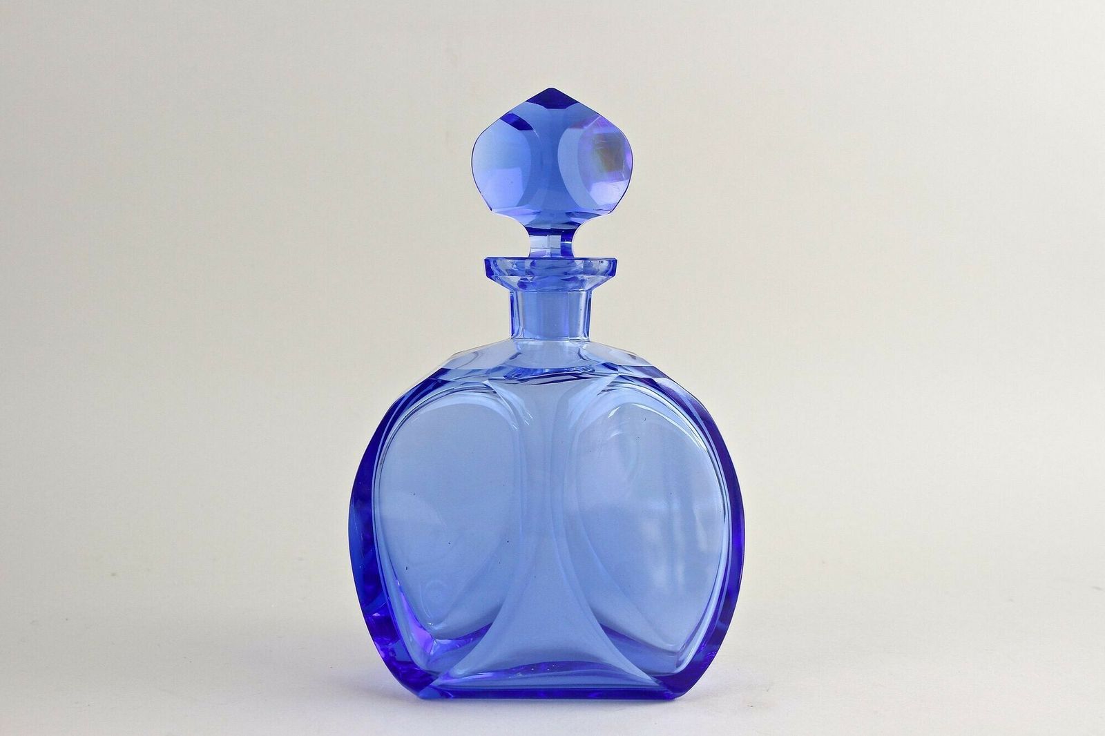 20th Century Art Deco Decanter Set/ Liquor Set With 5 Shot Glasses, Cz Circa 1920 photo for sale