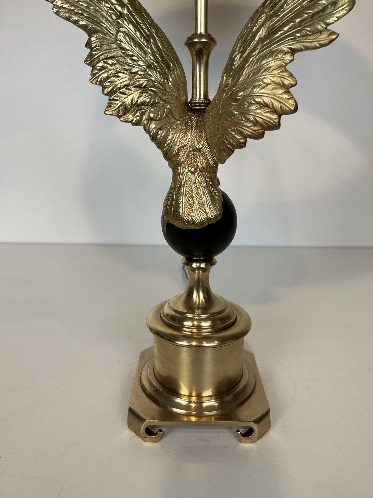 photo buy Royal Eagle Lamp In Bronze In The Taste Of Maison Charles