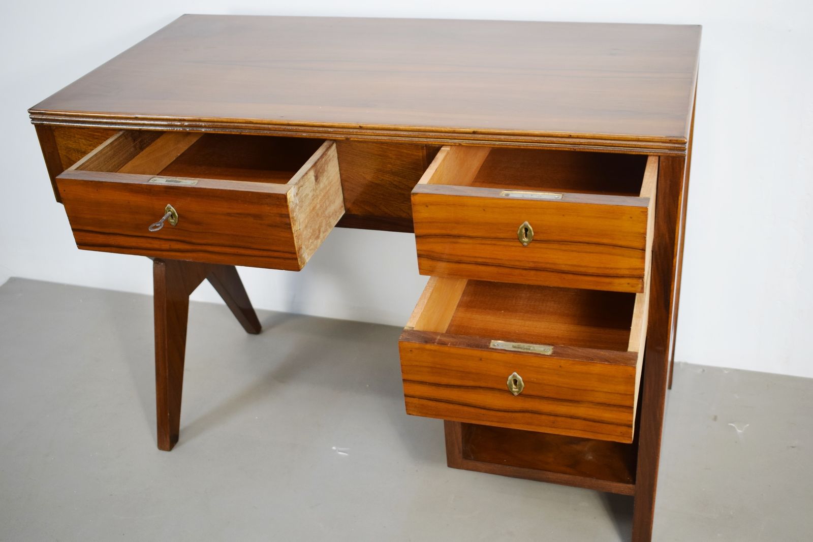 Scrittoio In Legno, Italia, Anni '40. photo Furniture