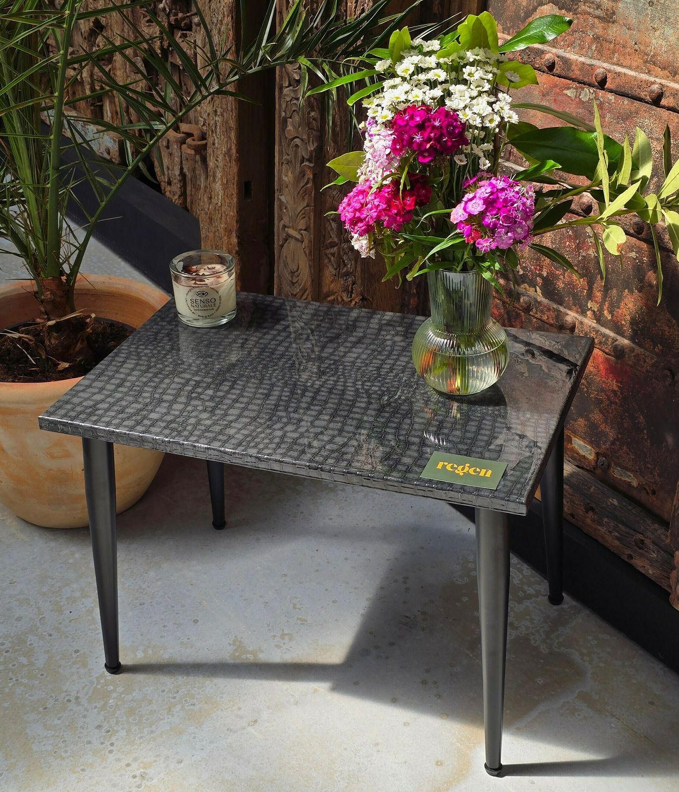 Handcrafted Black Crocodile Resin Coffee Table – High Gloss Epoxy Top, Textured Reptile Finish & Metal Legs For Modern Living Rooms & Offices photo 149.0