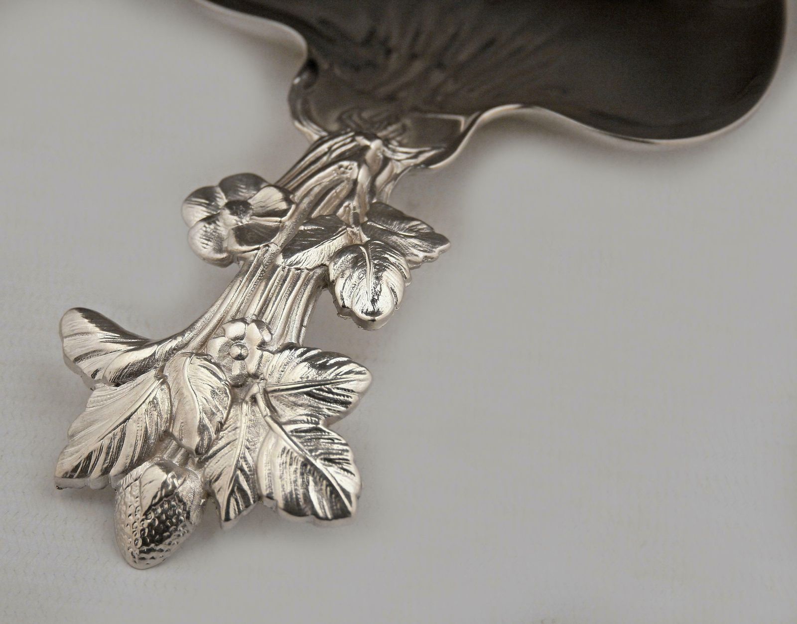 Art Nouveau French Silverplate Sommelier Wine Tester Christofle's 'Paiva Strawberry Spoon' photo vinterior