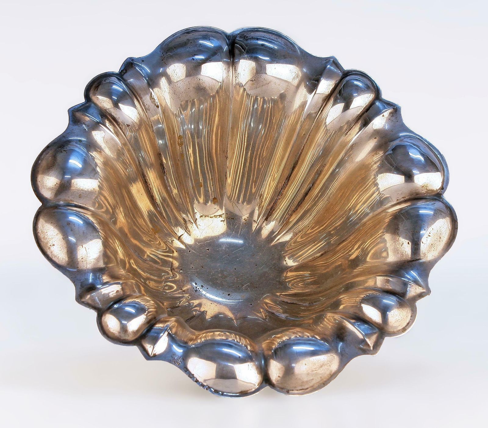 Art Nouveau Austrian Polished Silver Plated Centerpiece Bowl By Josef Hoffmann For Wiener Werkstätte photo for sale