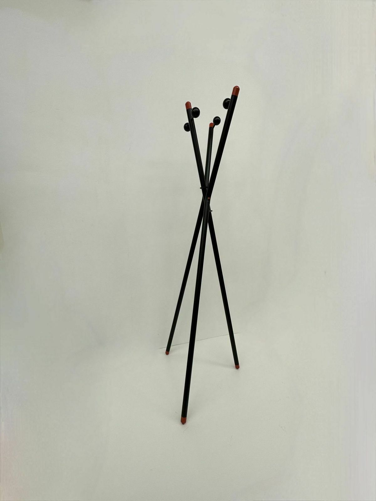 Memphis Design Tripod Coat Rack , 1980s photo 449.0